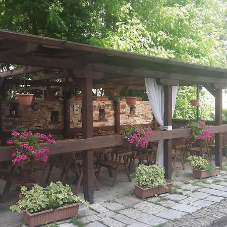 Семеен Хотел-Ресторант Маламовата Къща Gotse Delchev Esterno foto