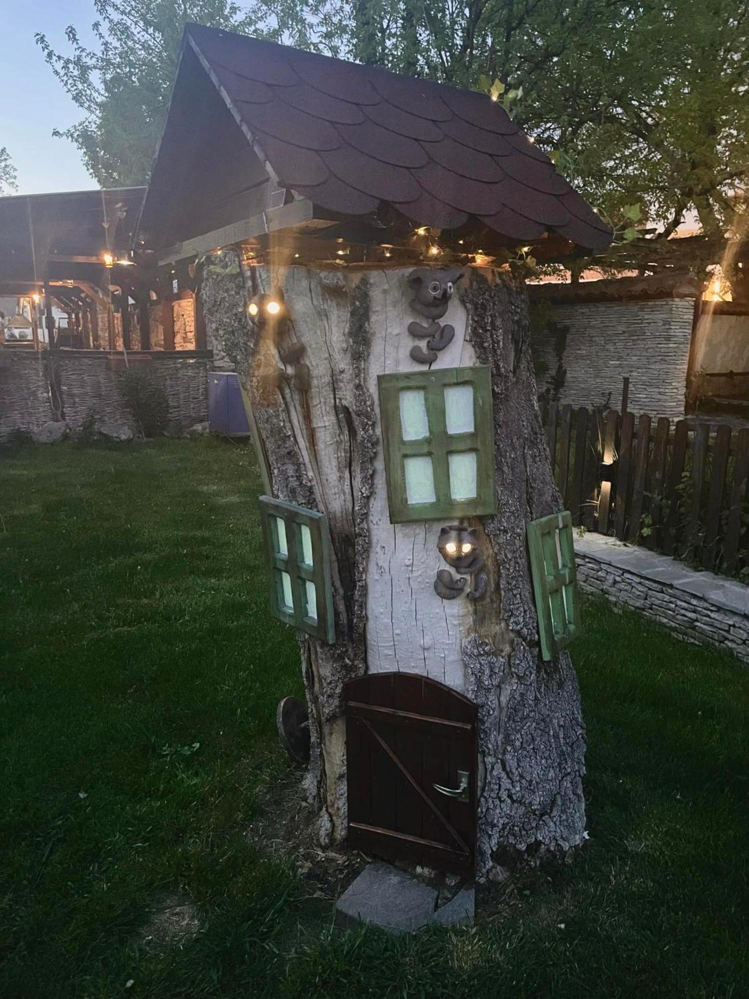 Семеен Хотел-Ресторант Маламовата Къща Gotse Delchev Esterno foto